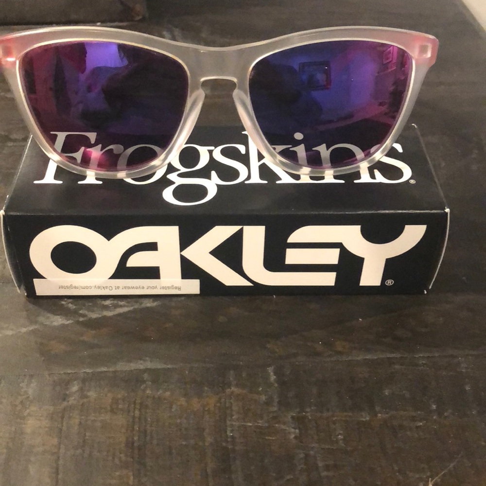 Oakley Frogskins PURPLE new in box